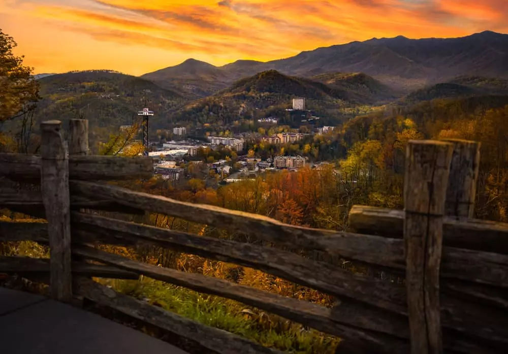 Your Guide to the Perfect Date Night in Downtown Gatlinburg