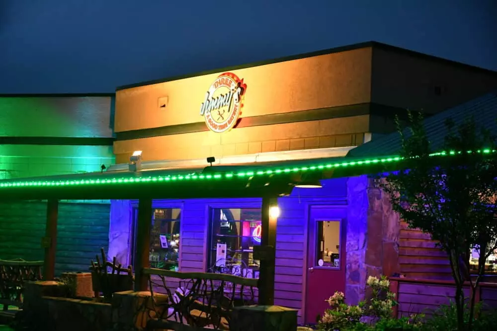 5 of the Best Gatlinburg Restaurants in the Arts and Crafts Community