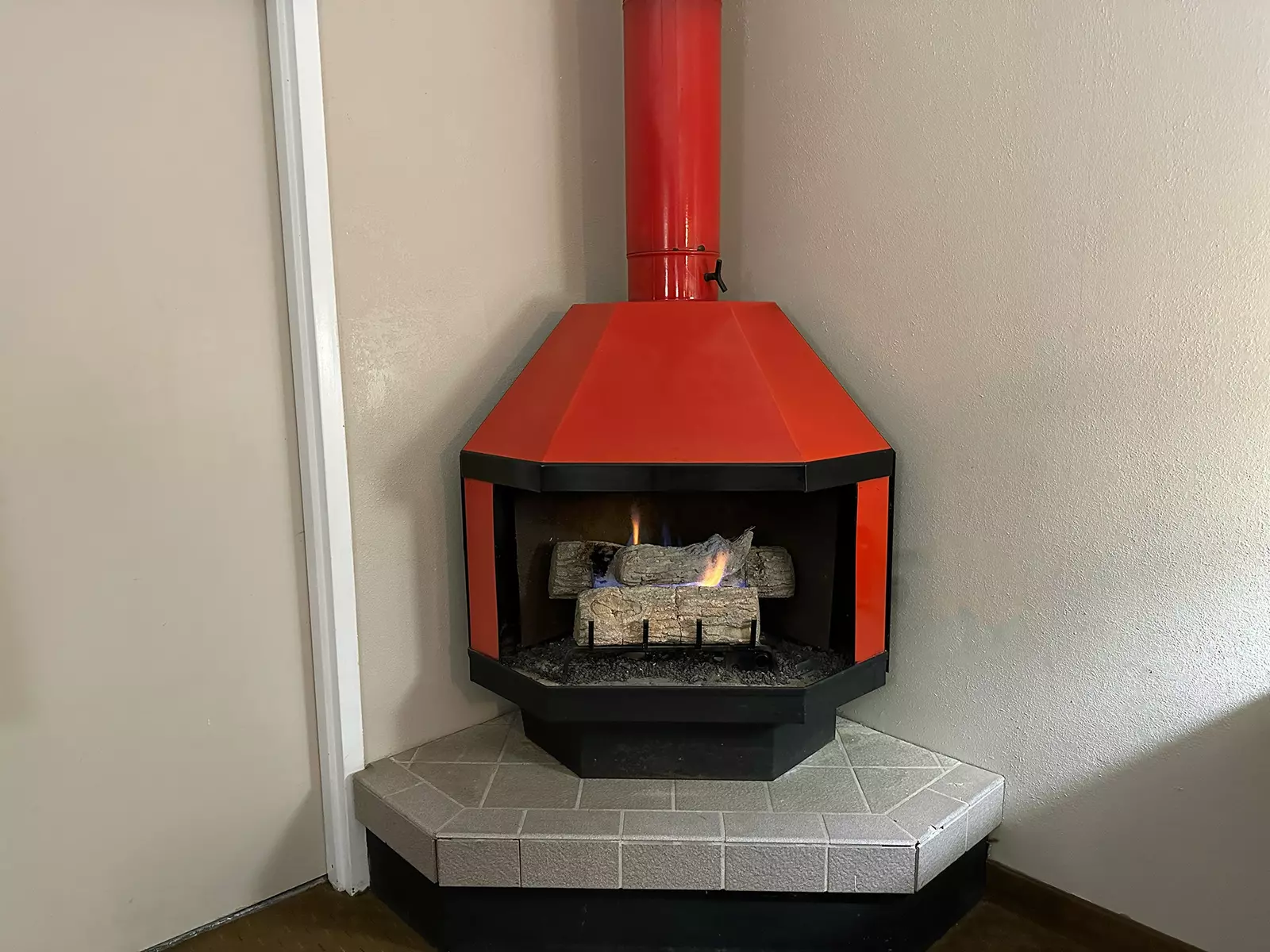 King Creekside with Balcony (Seasonal Fireplace)