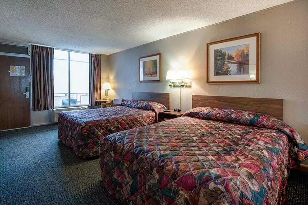 4 Reasons Our Courtside Double Queen Hotel Rooms in Gatlinburg TN Are Perfect for Families