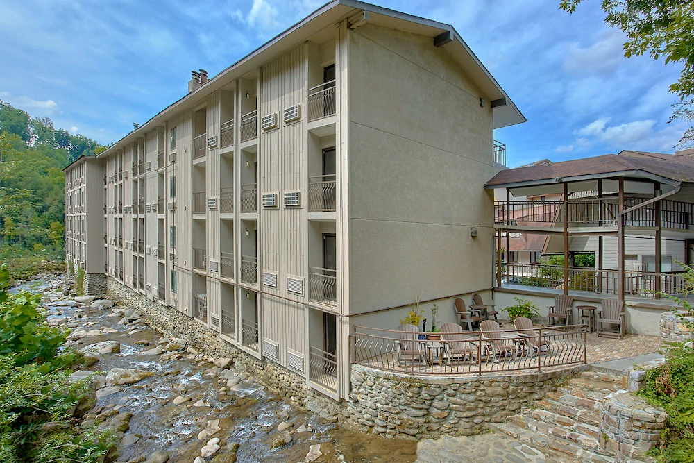 Why Sidney James is the Ultimate Pet Friendly Gatlinburg Hotel Near Downtown Attractions