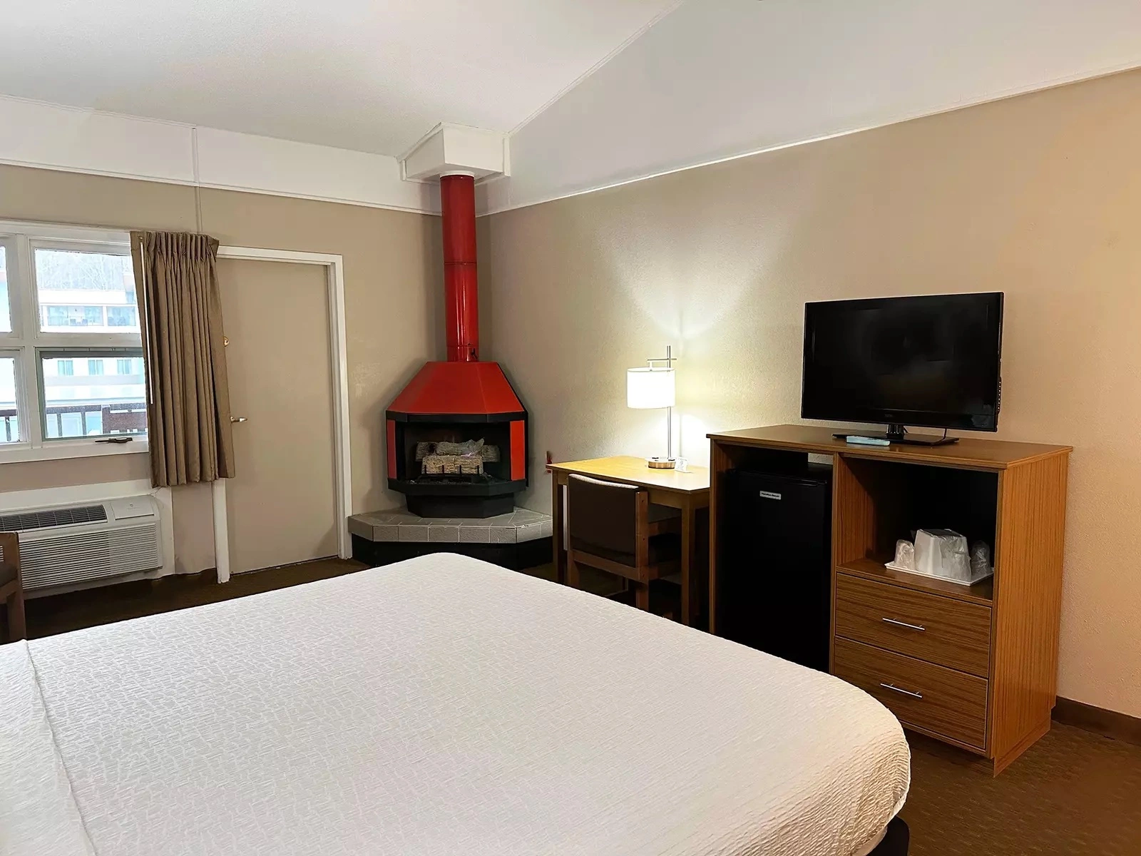 3 Reasons You Should Stay at Our Downtown Gatlinburg Hotel During Your Winter Vacation