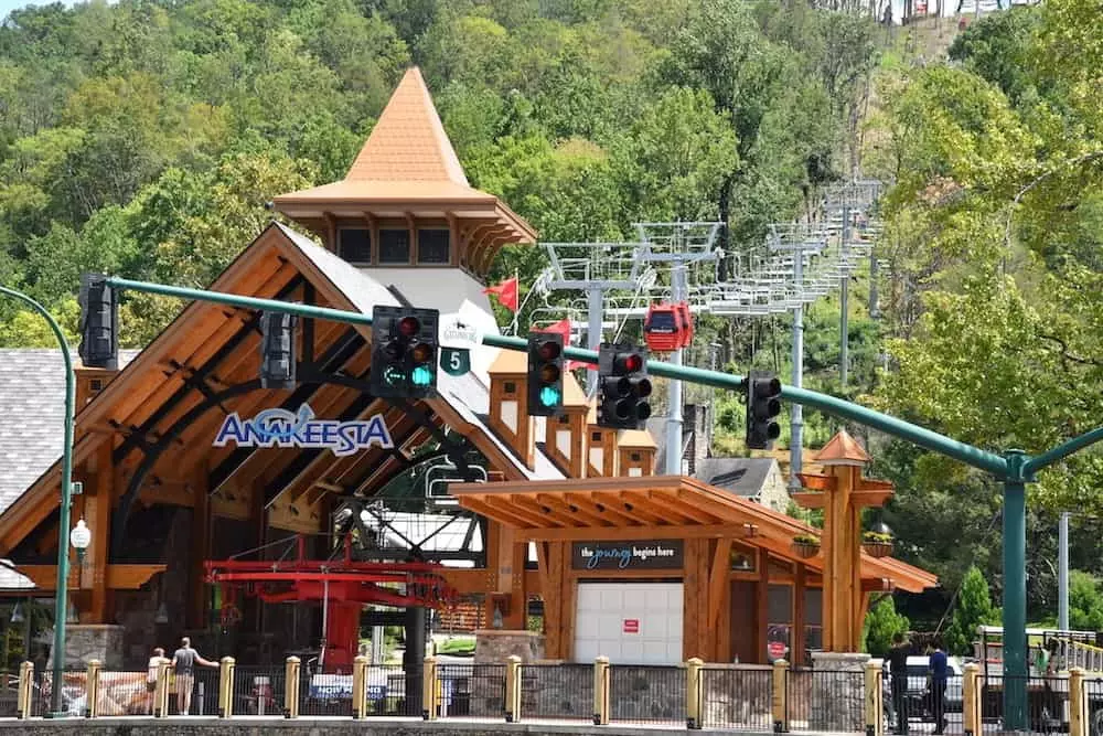 5 Awesome Things to Do in Gatlinburg and Pigeon Forge With Kids