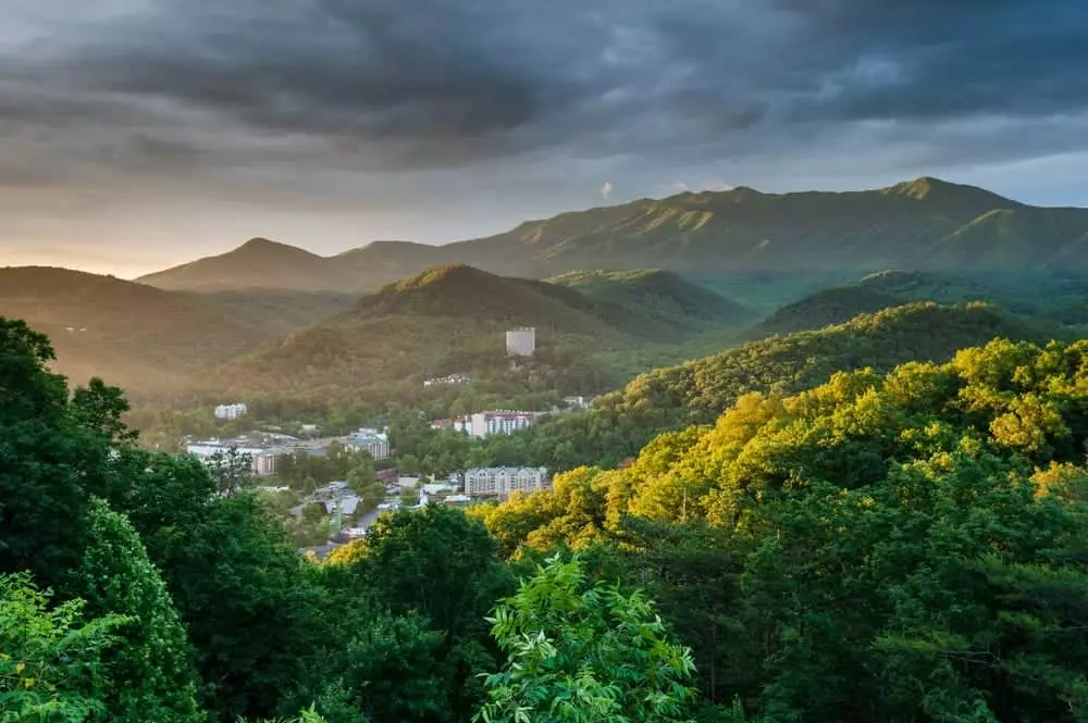 3 Scenic Hiking Trails That Are Located Within Minutes of Our Hotel in Gatlinburg TN