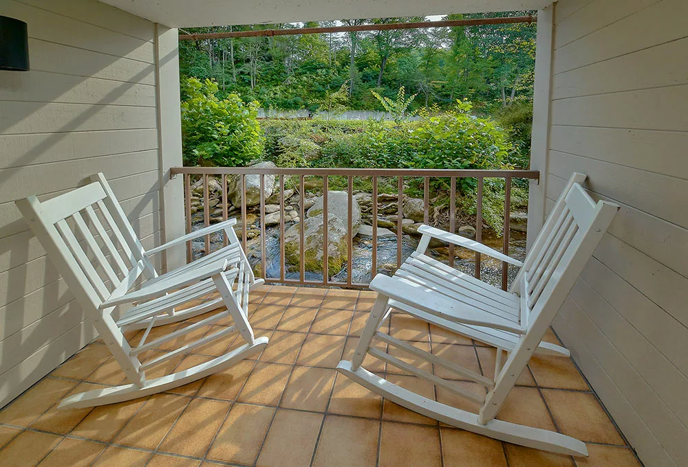 3 Reasons to Spend Your Summer Vacation at Our Downtown Gatlinburg Hotel