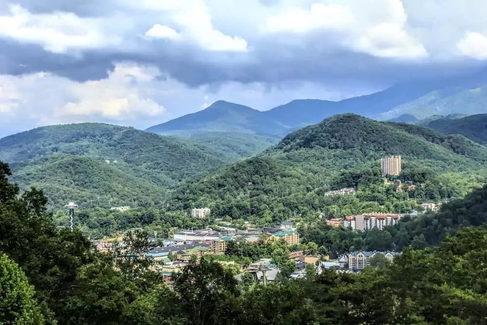 6 Things You Should Know About Gatlinburg and Pigeon Forge