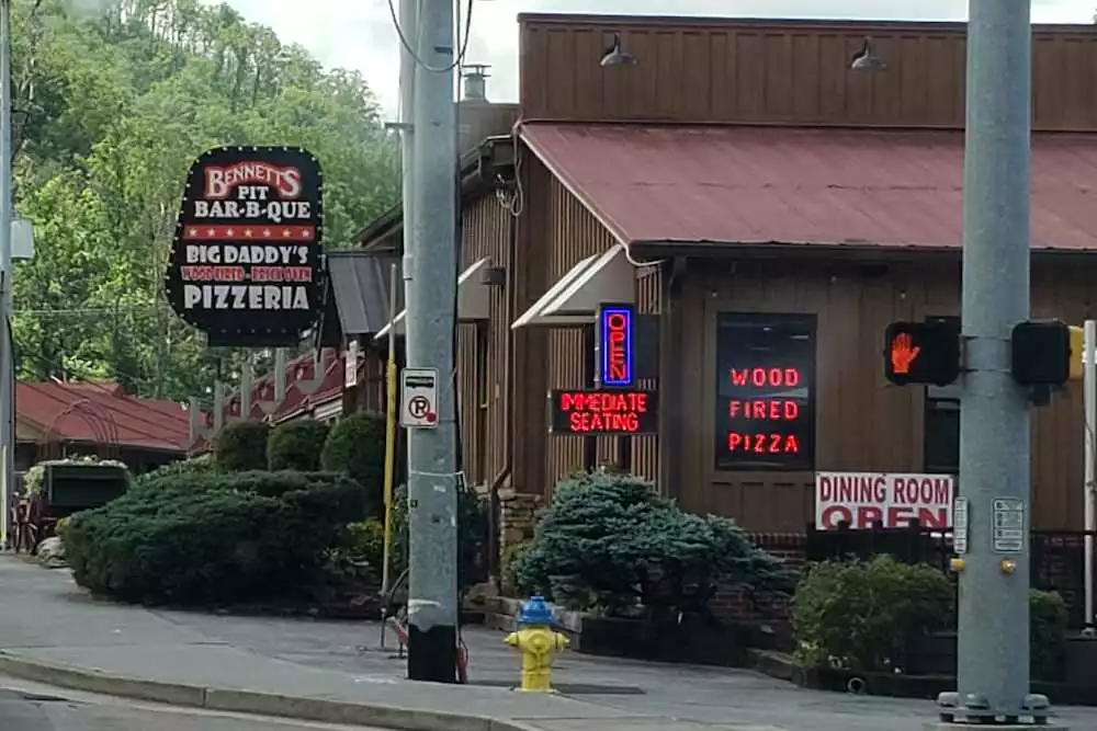Your Detailed Guide to a Full Day of Eating at Restaurants in Gatlinburg