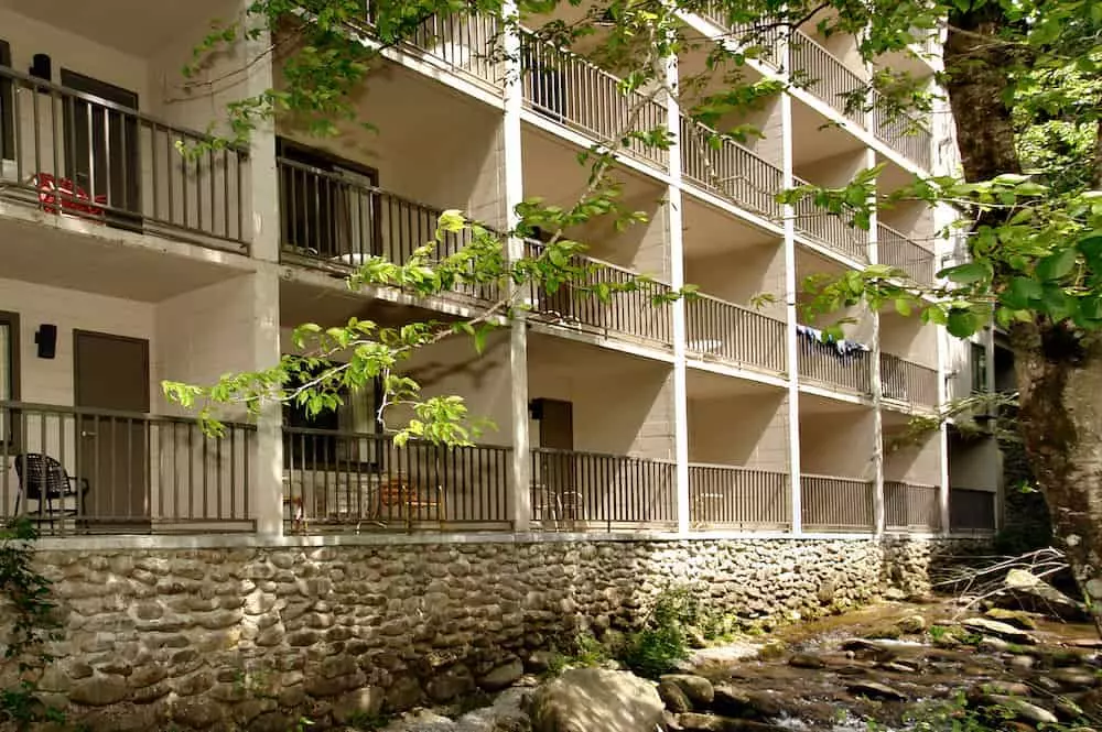 5 Reasons to Plan a Spring Trip to Our Downtown Gatlinburg Hotel
