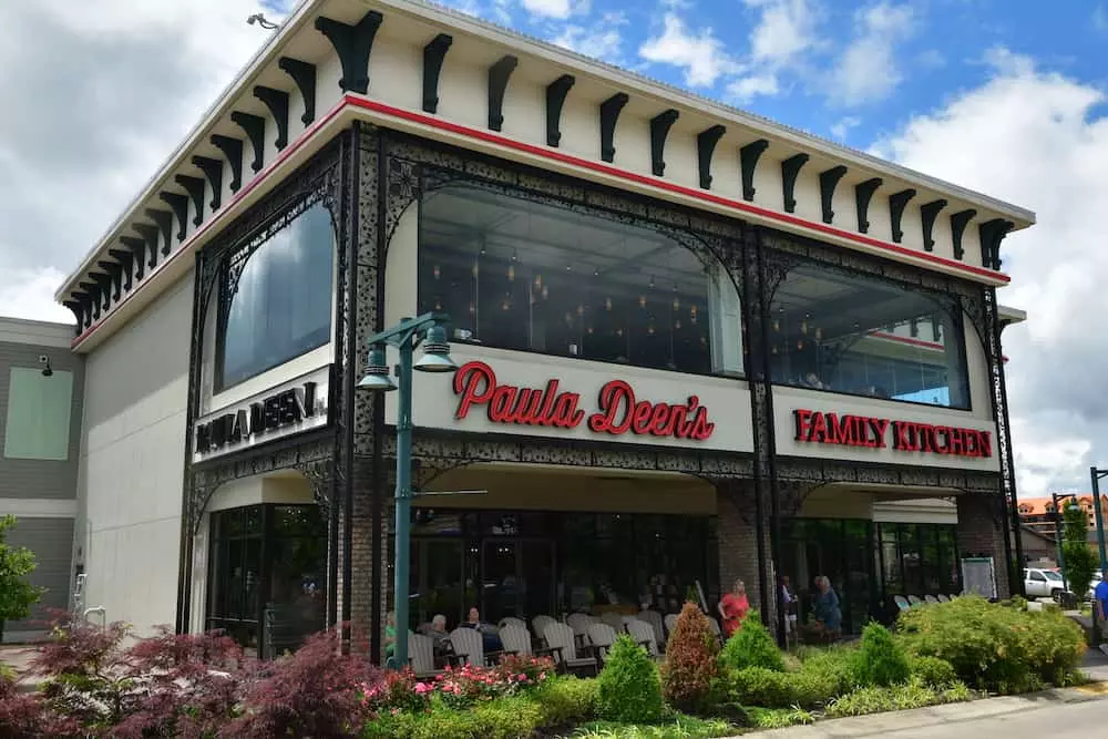 A Complete Guide to Celebrity Restaurants in the Smoky Mountains