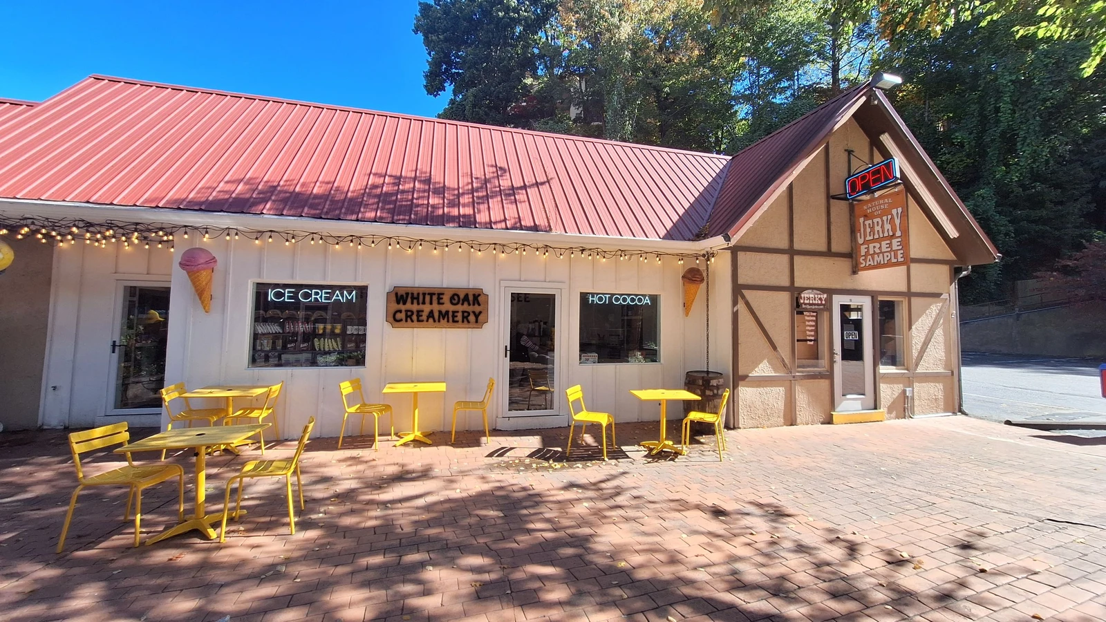 Top 4 Places to Get a Tasty Scoop of Ice Cream in Gatlinburg