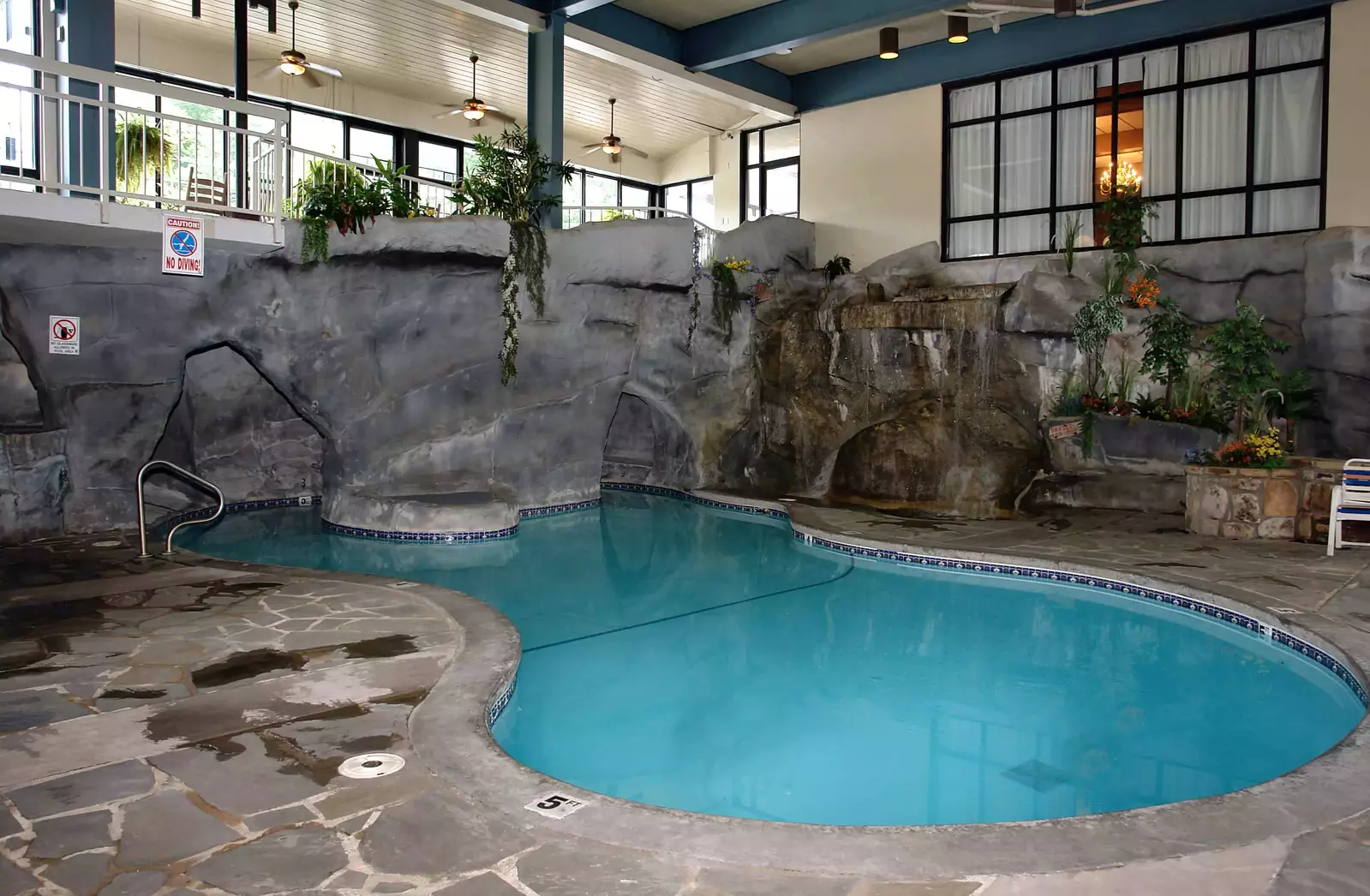 Top 4 Reasons Why Kids Love Staying in Our Gatlinburg Hotel with an Indoor Pool