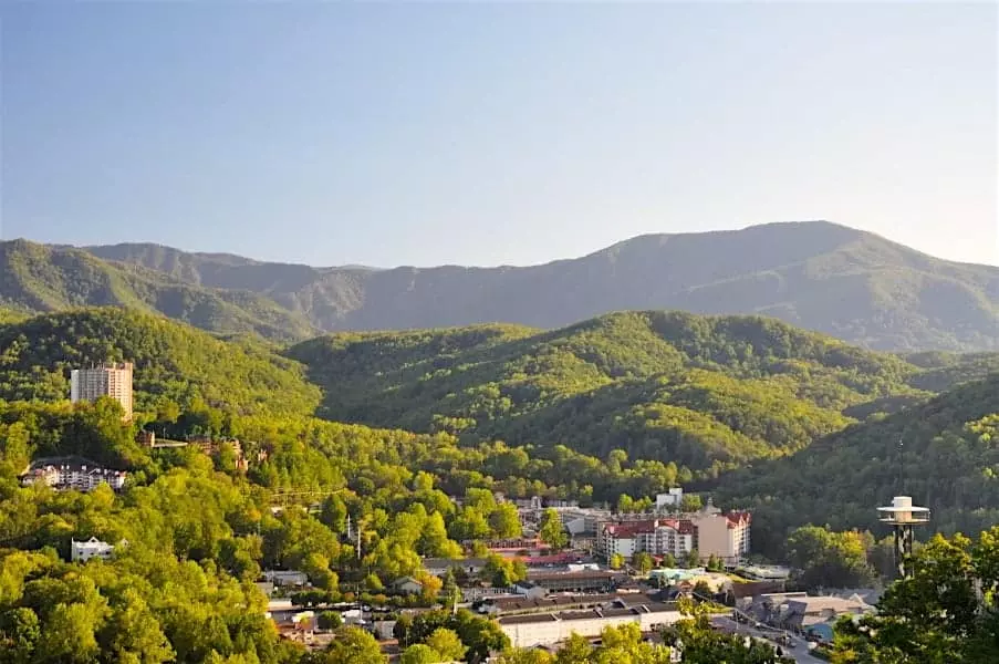 4 Ways to Make the Most of a Group Vacation at our Hotel in Downtown Gatlinburg - Sidney James Mountain Lodge in Gatlinburg, TN