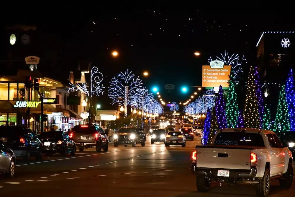 3 Ways to Get Into the Holiday Spirit When You Stay at Our Downtown Gatlinburg Hotel